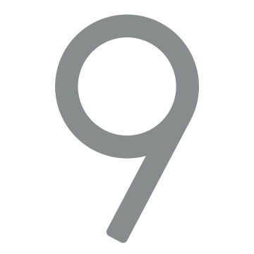 Moderne husnummer "9" - 200 mm i metallisk grå.